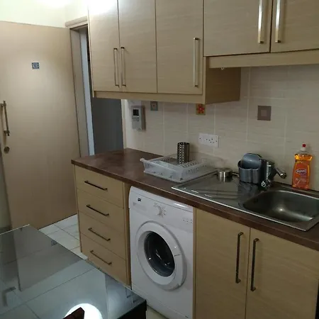 Luxury 1 Bedroom 103, City Center Lägenhet