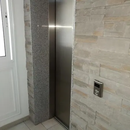Luxury 1 Bedroom 103, City Center Lägenhet Larnaca